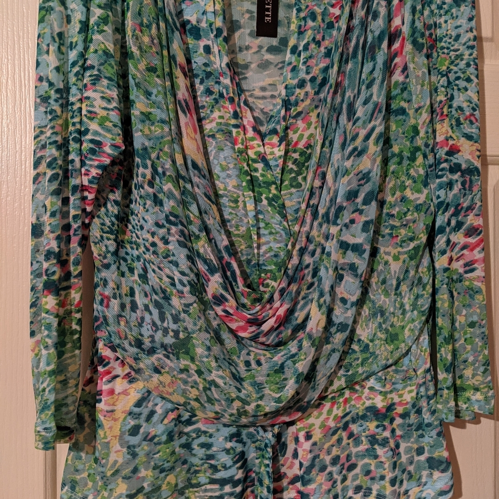 NWT Gorgeous Multi Colored Mesh Top M - Picture 7 of 8